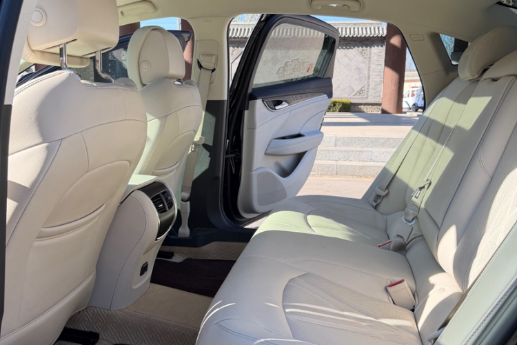 别克 君越 2022款 Avenir艾维亚 先享型车身外观6005