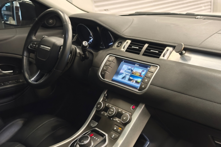 路虎 揽胜极光 2017款 2.0T SE 智耀版局部细节16