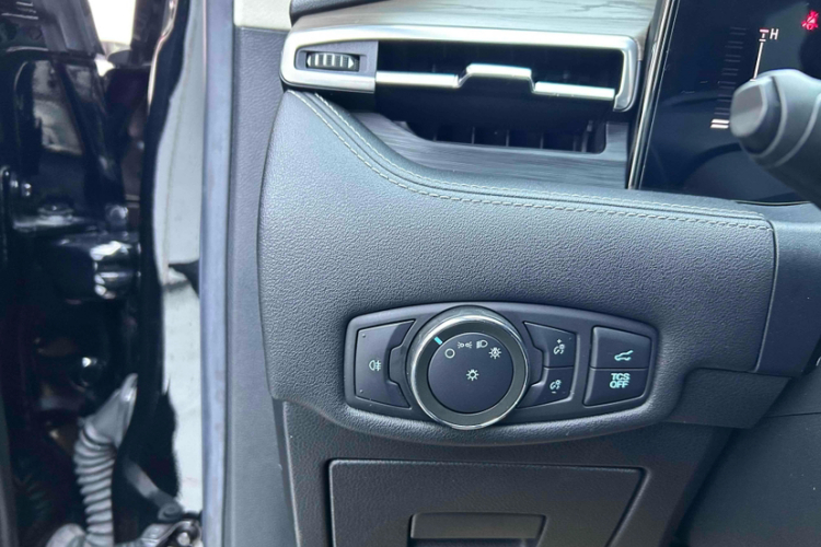 福特 锐界 2021款 PLUS EcoBoost 245 两驱豪锐型 7座中控内饰7005