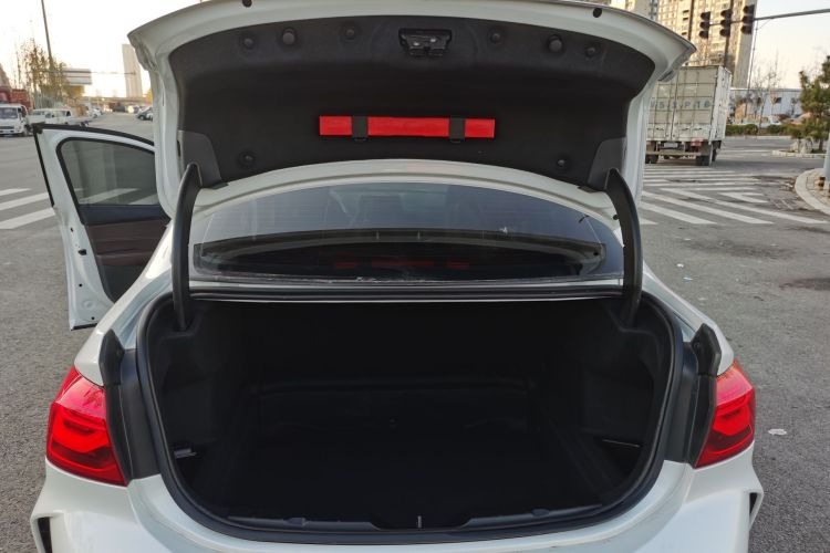 宝马1系 2020款 120i M运动套装局部细节23