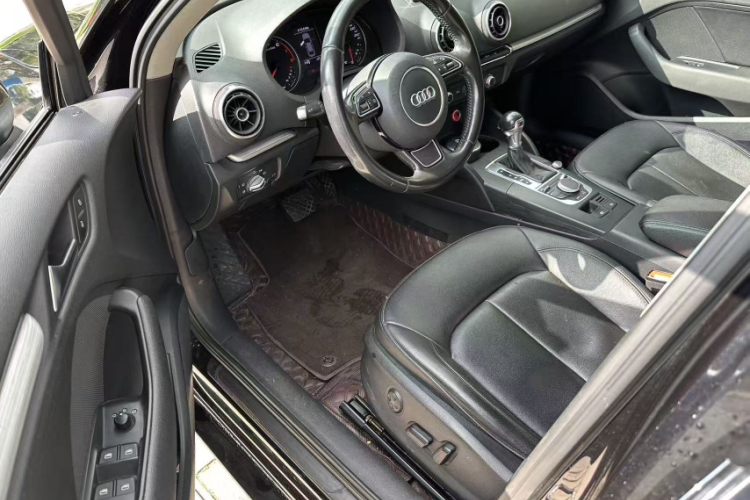 奥迪A3 2016款 Limousine 35 TFSI 领英型局部细节9011