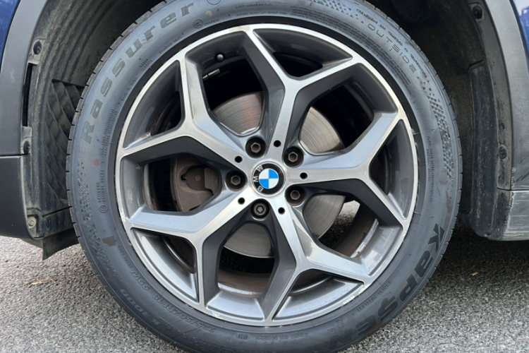 宝马X1 2018款 sDrive18Li 尊享型车身外观6002