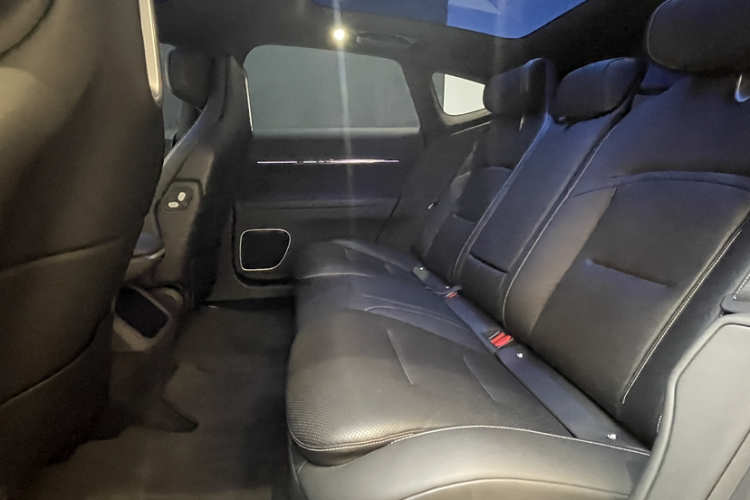 阿维塔12 2025款 Ultra增程版中控内饰7012