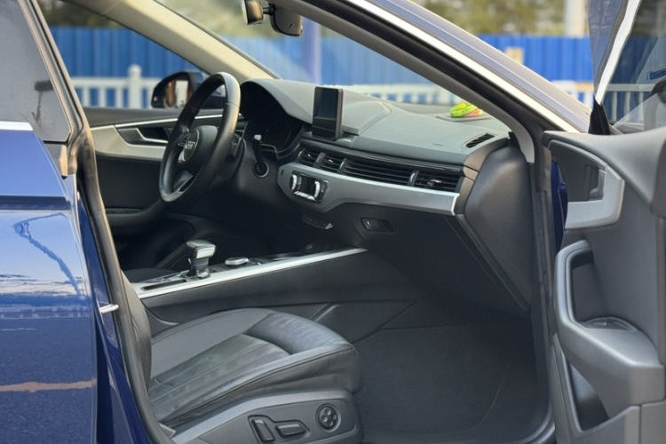 奥迪A5 2017款 Sportback 40 TFSI 时尚型中控内饰7007