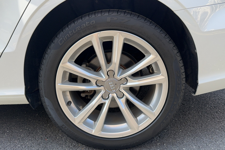 奥迪A3 2018款 30周年年型 Limousine 35 TFSI 进取型车身外观6006