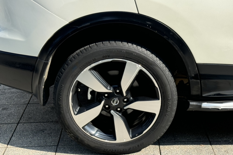 日产 逍客 2017款 2.0L CVT豪华版 国V车身外观6006