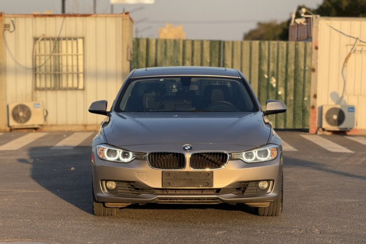 宝马3系 2014款 320i 时尚型车身外观6001