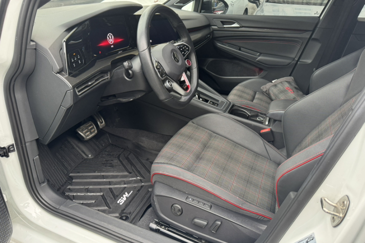 大众 高尔夫GTI 2023款 380TSI DSG GTI中控内饰7002