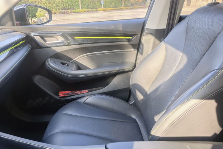 荣威i5 2021款 1.5L CVT黑金版中控内饰7001