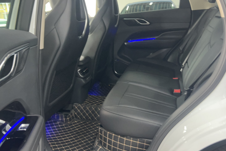 红旗HS3 2023款 1.5T 两驱善为版中控内饰7002