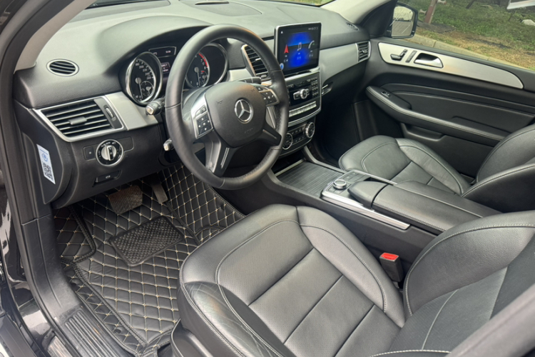奔驰M级 2014款 ML 320 4MATIC中控内饰7004