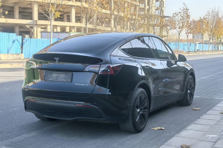 特斯拉 Model Y 2023款 长续航全轮驱动版车身外观6006