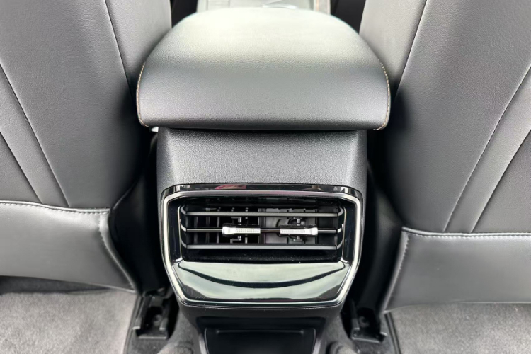 荣威D5X DMH 2024款 135科技版中控内饰7005