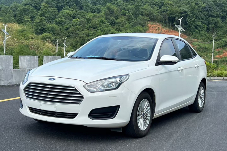 福特 福睿斯 2017款 改款 1.5L 自动舒适型车身外观1