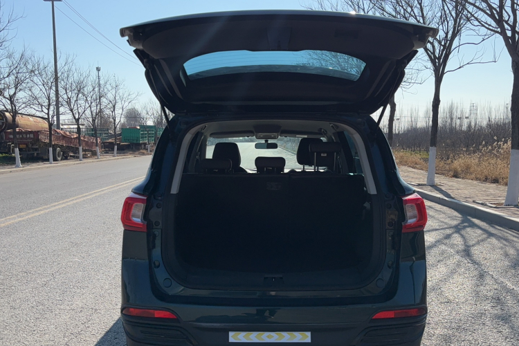 东风风行 风行T5 2023款 盛世款 1.6L 手动筑梦版 五座局部细节23