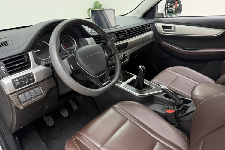 东风风行 风行T5 2022款 盛世款 1.6L 手动筑梦版五座局部细节19