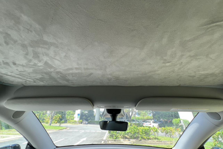 特斯拉 Model Y 2022款 长续航全轮驱动版局部细节9007