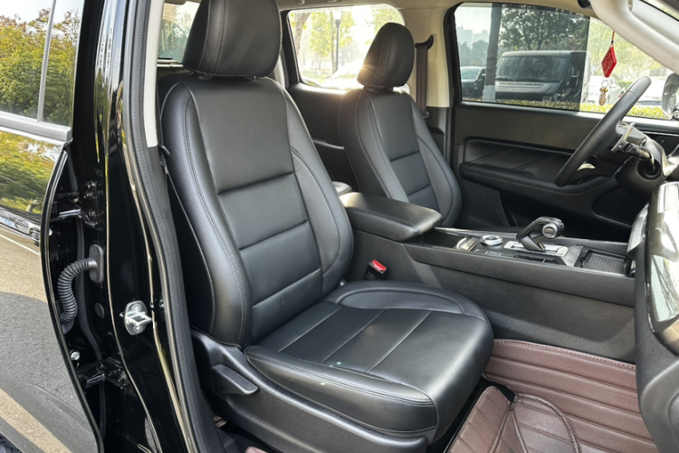 长城 炮 2023款 2.0T商用版自动柴油两驱精英型长箱GW4D20M中控内饰7002