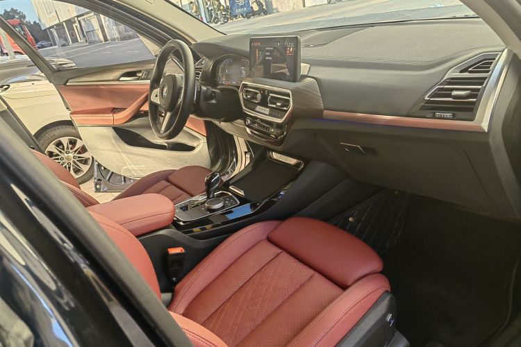 宝马X3 2023款 改款 xDrive30i 领先型 M曜夜套装中控内饰7004