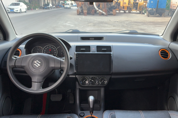 铃木 雨燕 2016款 1.5L 自动时尚型酷玩版中控内饰7003