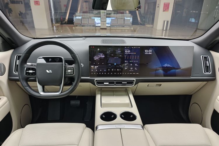 理想汽车 理想L9 2022款 Max中控内饰7002