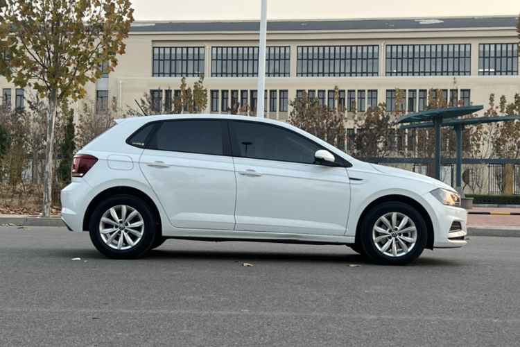 大众 Polo 2023款  Plus 1.5L 自动炫彩科技版车身外观6010