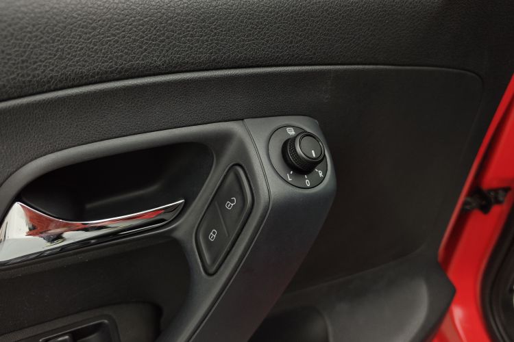 大众 Polo 2014款 1.4L 自动舒适版中控内饰7011