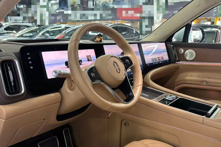 鸿蒙智行 问界M9 2024款 增程 Ultra版 52kWh 5座版中控内饰7003