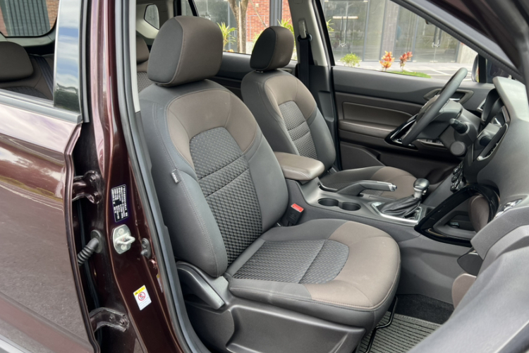 广汽传祺 传祺GS4 2015款 200T G-DCT精英版局部细节41