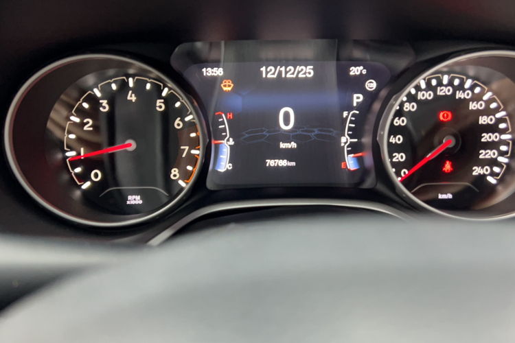 Jeep 指南者 2017款 200T 自动家享版中控内饰15