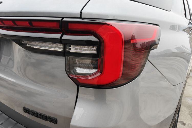 福特 探险者 2024款 2.3T EcoBoost 四驱ST-LINE 6座车身外观6010