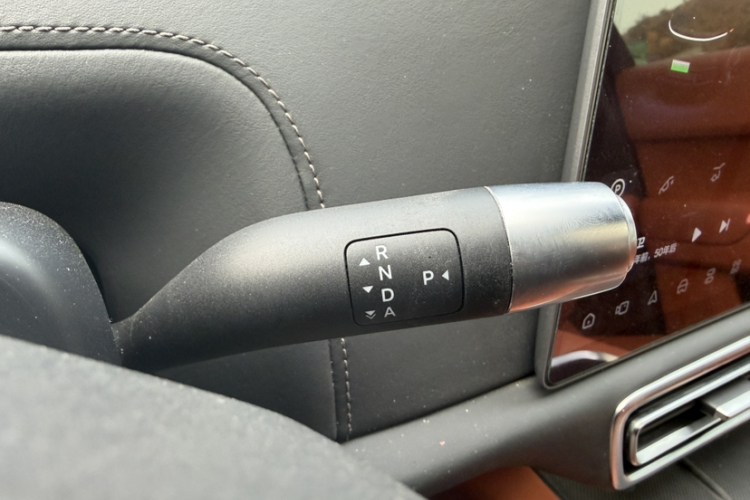 理想汽车 理想L9 2022款 Max局部细节18