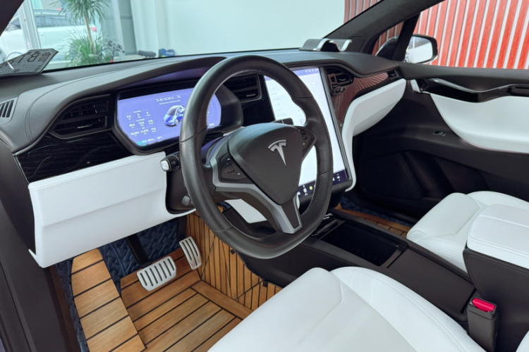 特斯拉 Model X 2019款 Performance 高性能版中控内饰7001