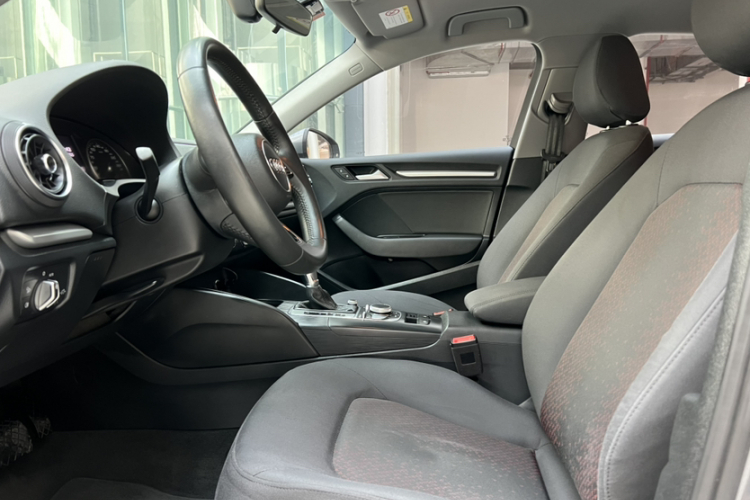 奥迪A3 2019款 Limousine 35 TFSI 进取型 国VI中控内饰7003