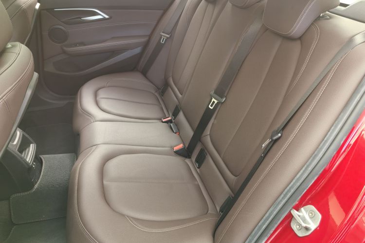 宝马1系 2020款 120i M运动套装车身外观6007