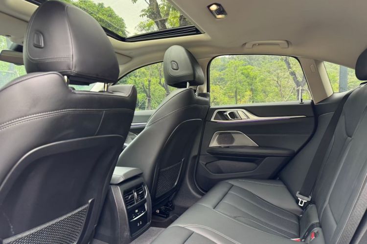 宝马4系 2022款 425i Gran Coupe M运动套装中控内饰7006