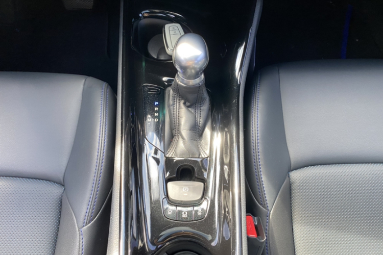 丰田C-HR 2020款 2.0L 领先版局部细节18