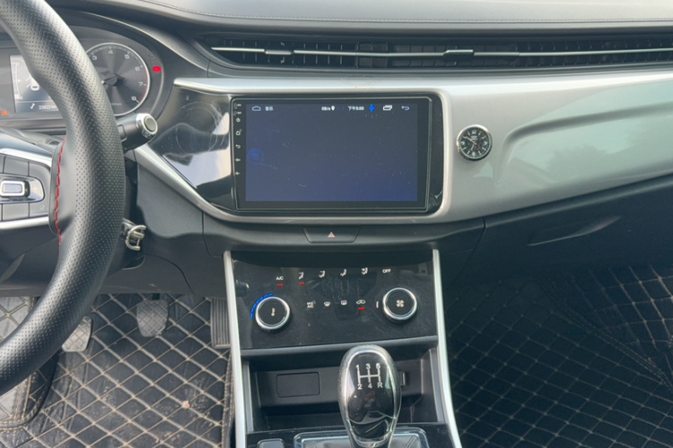 奇瑞 艾瑞泽5 2019款 改款PRO 1.5L 手动青春版 国VI局部细节16