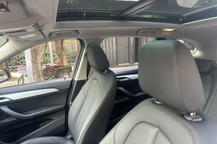 宝马X1 2019款 sDrive20Li 领先型中控内饰7008