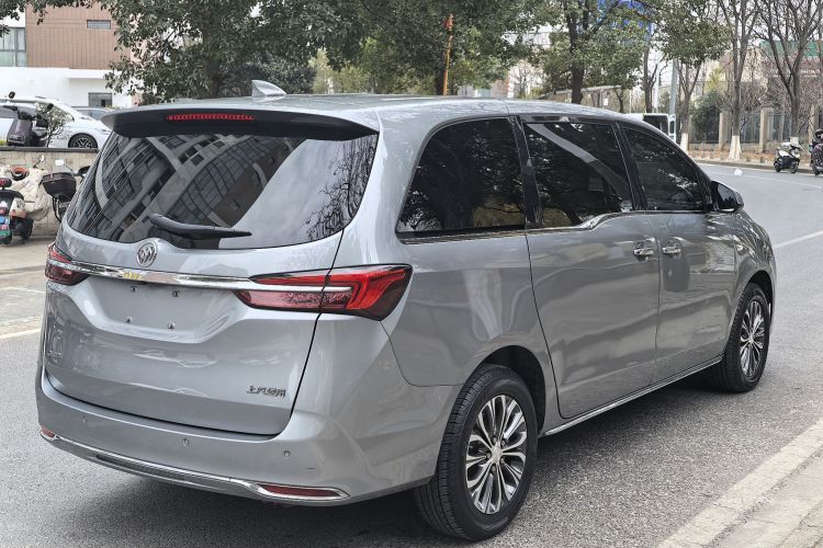 别克GL8 2023款 陆上公务舱 652T 豪华型车身外观6006