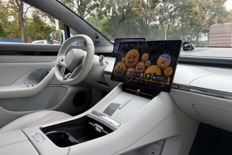 鸿蒙智行 智界S7 2025款 855km Max中控内饰7004