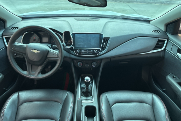 雪佛兰 科沃兹 2016款 1.5L 手动欣享版中控内饰7002