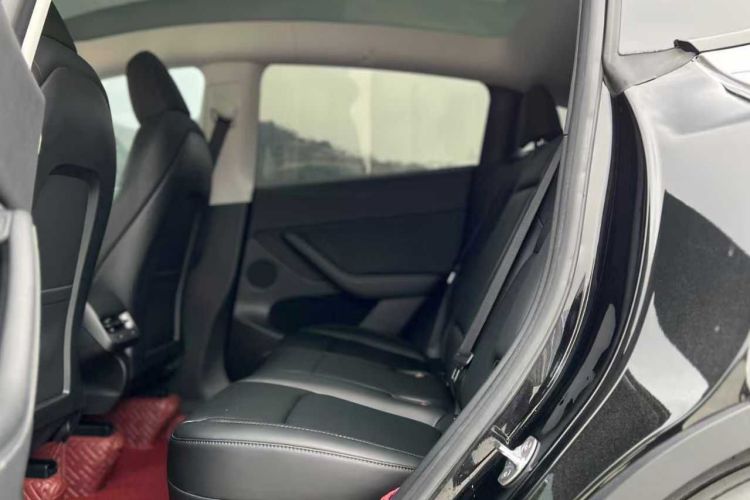 特斯拉 Model Y 2022款 后轮驱动版中控内饰7003