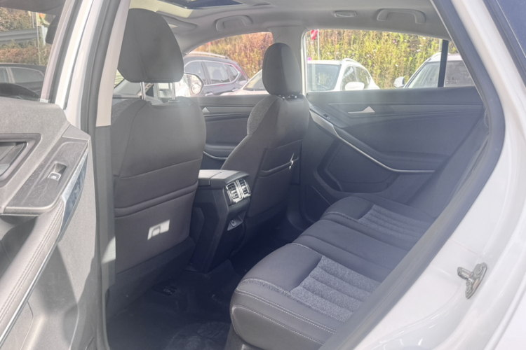 福特 领界 2019款 EcoBoost 145 CVT精领型 国VI中控内饰7003