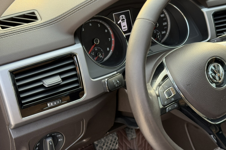 大众 途昂 2017款 380TSI 四驱豪华版中控内饰7001