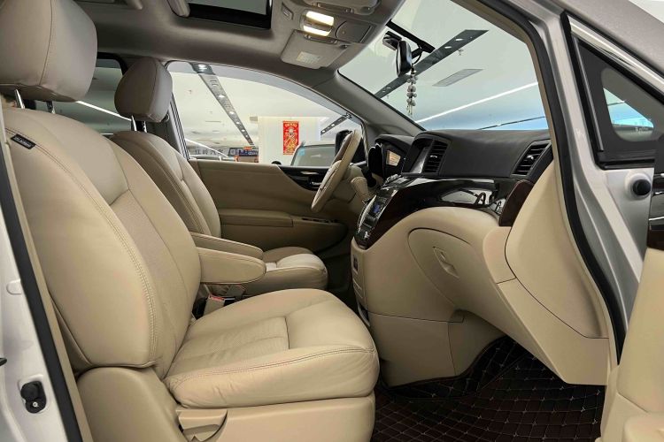 日产 贵士 2013款 3.5L SL中控内饰7006