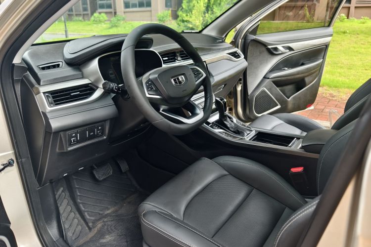 吉利汽车 帝豪 2019款 领军版 1.5L CVT向上互联型 国VI中控内饰7002