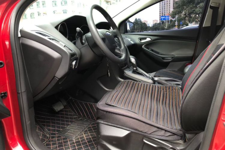 福特 福克斯 2012款 两厢 1.6L 自动舒适型中控内饰7001