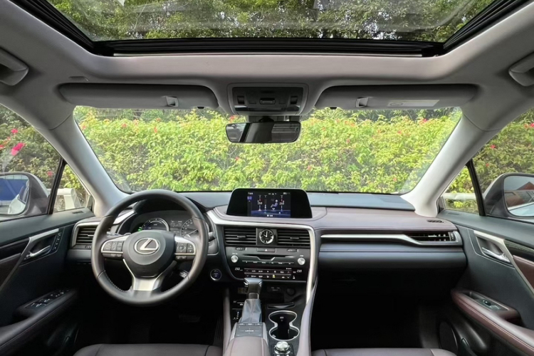 雷克萨斯RX  改款 450h 四驱典雅版中控内饰7004