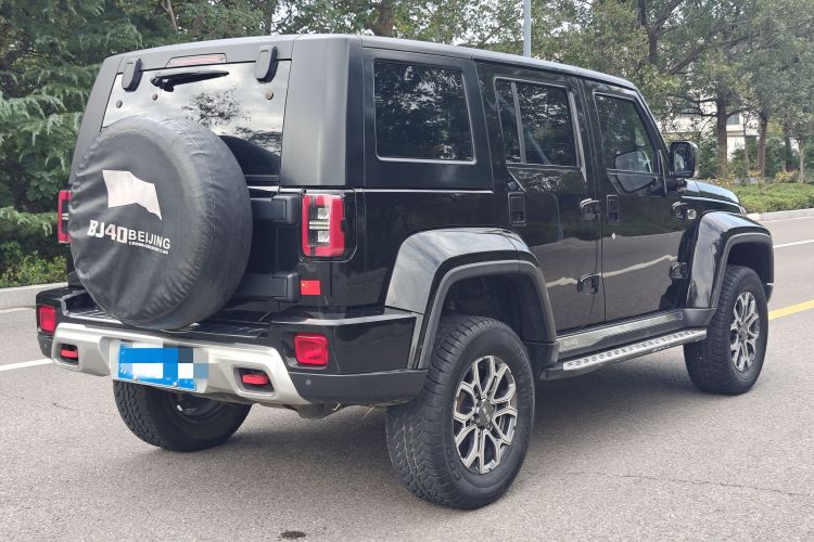 北京BJ40 2023款 2.0T 自动四驱城市猎人版侠客型车身外观6001